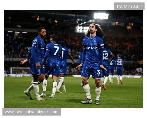 曼城中场的横传转移打开了空间为前锋供球