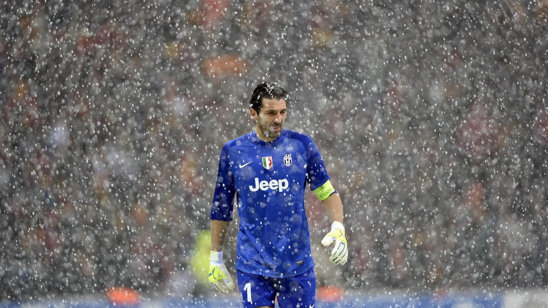 中国足球裁判职业化方案落地 计划2026年前完成首批转型